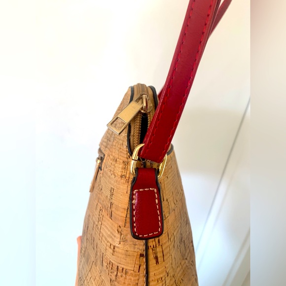 Portuguese cork and red vegan leather purse - Picture 6 of 13